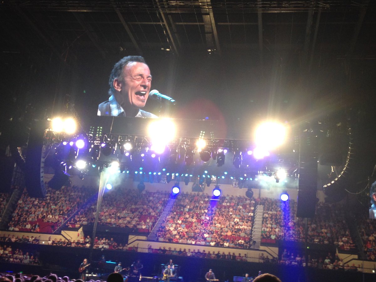 KarlWilmore's tweet photo. Holy shite, the boss just crowd surfed half the Ent centre! He really is the boss😉@robertpmoffat @Missiyt @jpdoyle7 @NathanDelbridg1 https://t.co/4RXUfliijO