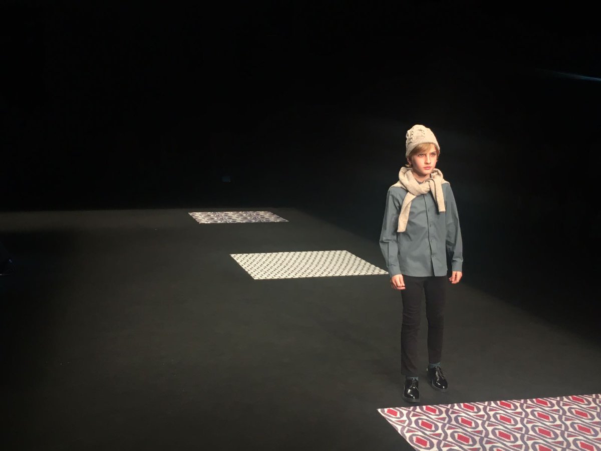 080_bcn_fashion's tweet photo. . @condormoda presenta la seva nova col·lecció "Art Gallery" inspirada en el moviment Art Nouveau. https://t.co/TSkSVVMdD1