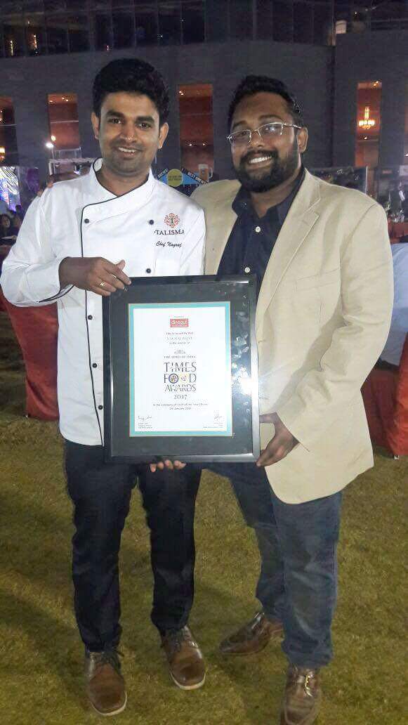 raskonda_16's tweet photo. Our very own immensely talented Chef Nagraj Bhat has won the Times Food Awards 2017 in the category of Chef of The Year(Pune).
#syrakko https://t.co/K0zNxNMFof