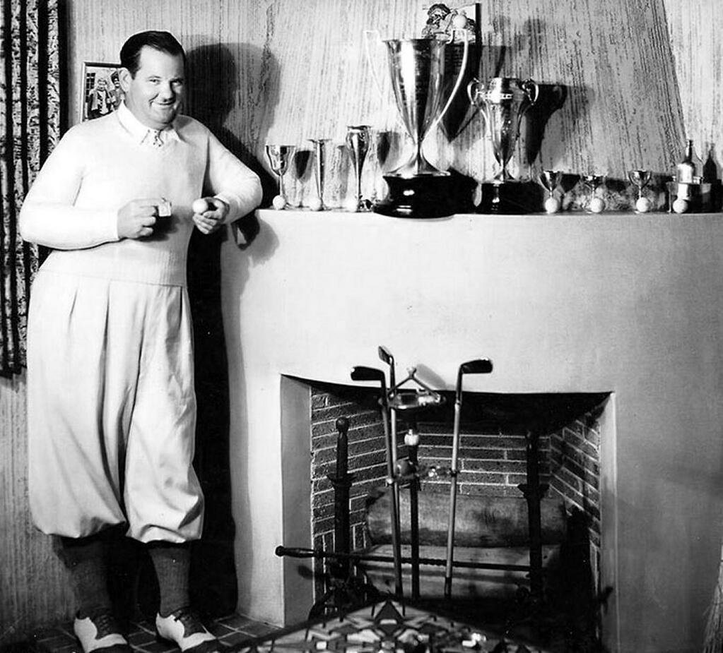 Mig Manøvre folder Laurel and Hardy on Twitter: "Oliver Hardy was a champion golfer. Here he  is with his trophies. Among his golfing partners were Bing Crosby, W.C.  Fields &amp; Chico Marx. https://t.co/djSc7H7K2c" / Twitter