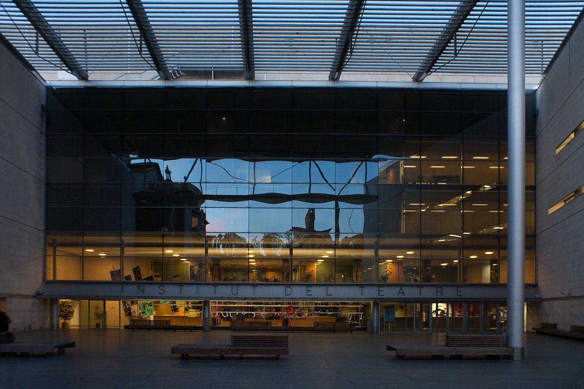 Avui a les 13h signatura del llegat de Rosa Novell a <a href="/institutteatre/">Institut del Teatre</a> amb  @mconesapages <a href="/queconovell/">queco novell</a> i @magdapuyo_magda