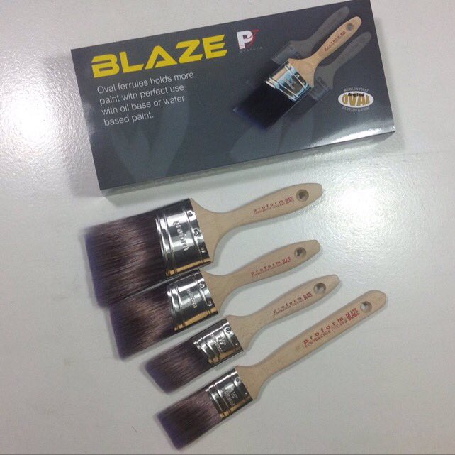 picassobrush's tweet photo. Looking to try different brushes this year? Why not try the #proformblaze #blazeboxsets rated highly by the trade https://t.co/UdUaG4ZDCg