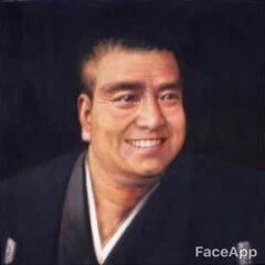 FaceAppというアプリ面白いｗ色んな偉人の顔を笑顔に出来るよｗｗｗ