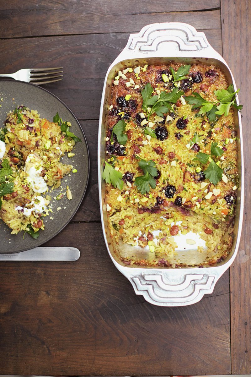 jamieoliver's tweet photo. A great veggie dinner Persian style pilaf chucked in with saffron blueberries borlotti beans in #FamilySuperFood https://t.co/SDsFUDafYz xx https://t.co/1GRX3hhi7M