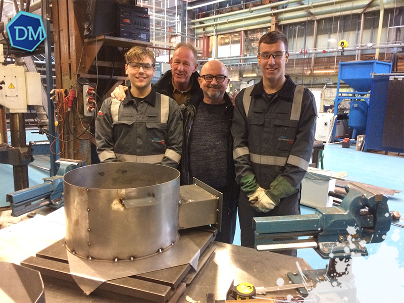 Metalent leerlingen Dion Heinerman en Gijs Noordijk op de RDM Campus met hun praktijkopleiders Ferdus en Frans van J. de Jonge.