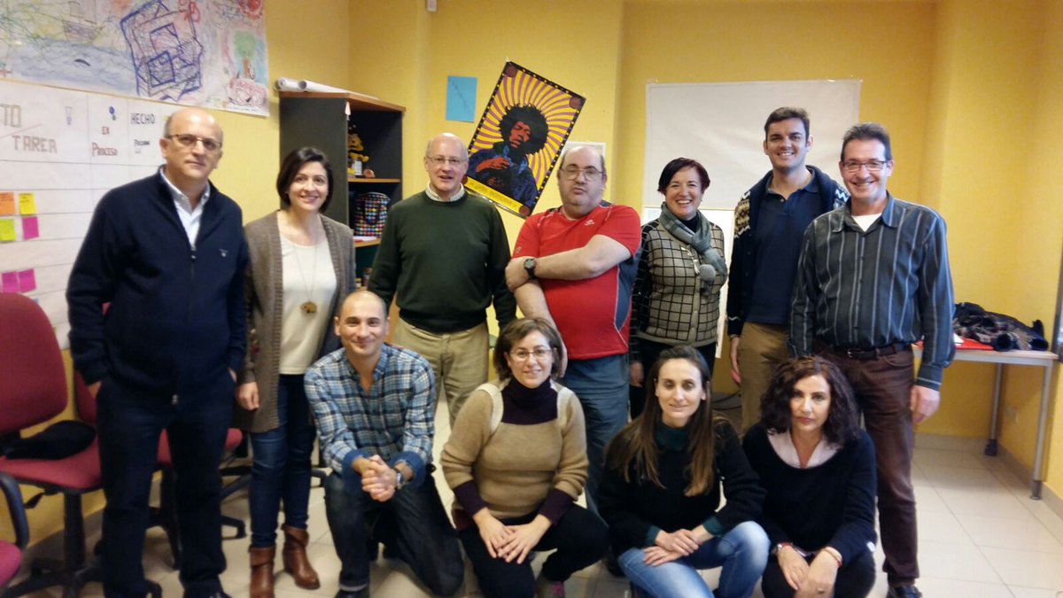 lanzaderaburgos's tweet photo. Empezamos la semana con un taller de comunicación impartido por José Luis Manso. #VaDeRetos https://t.co/MOqKq5iaJZ