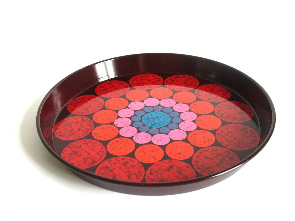 MaryLou60s's tweet photo. Round metal tray with mod design https://t.co/DgcBz3ehI7 #vintage #retro #WorcesterWare #1960s #1970s #barware #wiseteam #collectibles https://t.co/ygNaeiMfJw