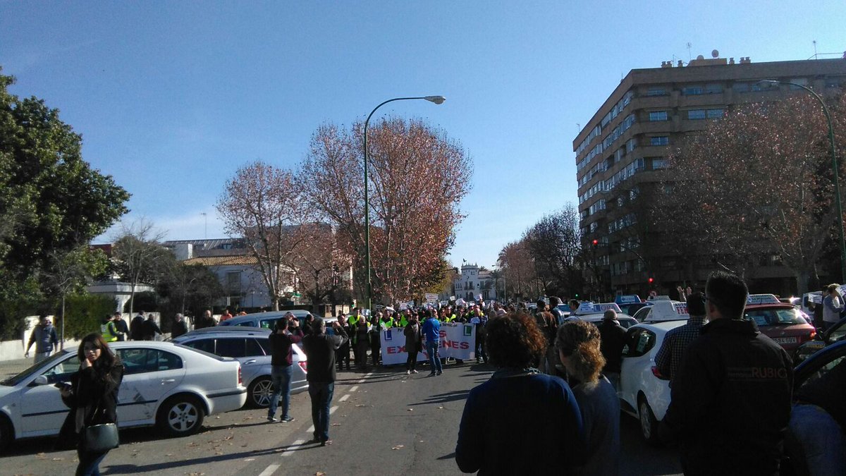aeitinere's tweet photo. ¡Más exámenes! #AutoescuelasSevilla #MasExamenesDGT https://t.co/fBWoGY95LI