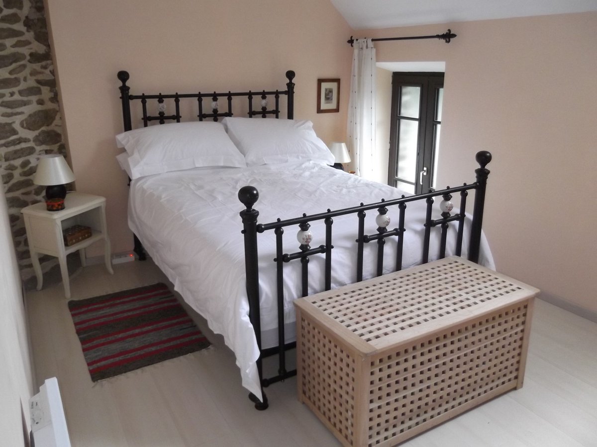 Sleep in comfort and rural calm in our fantastic gite in the heart of the Mayenne countryside.