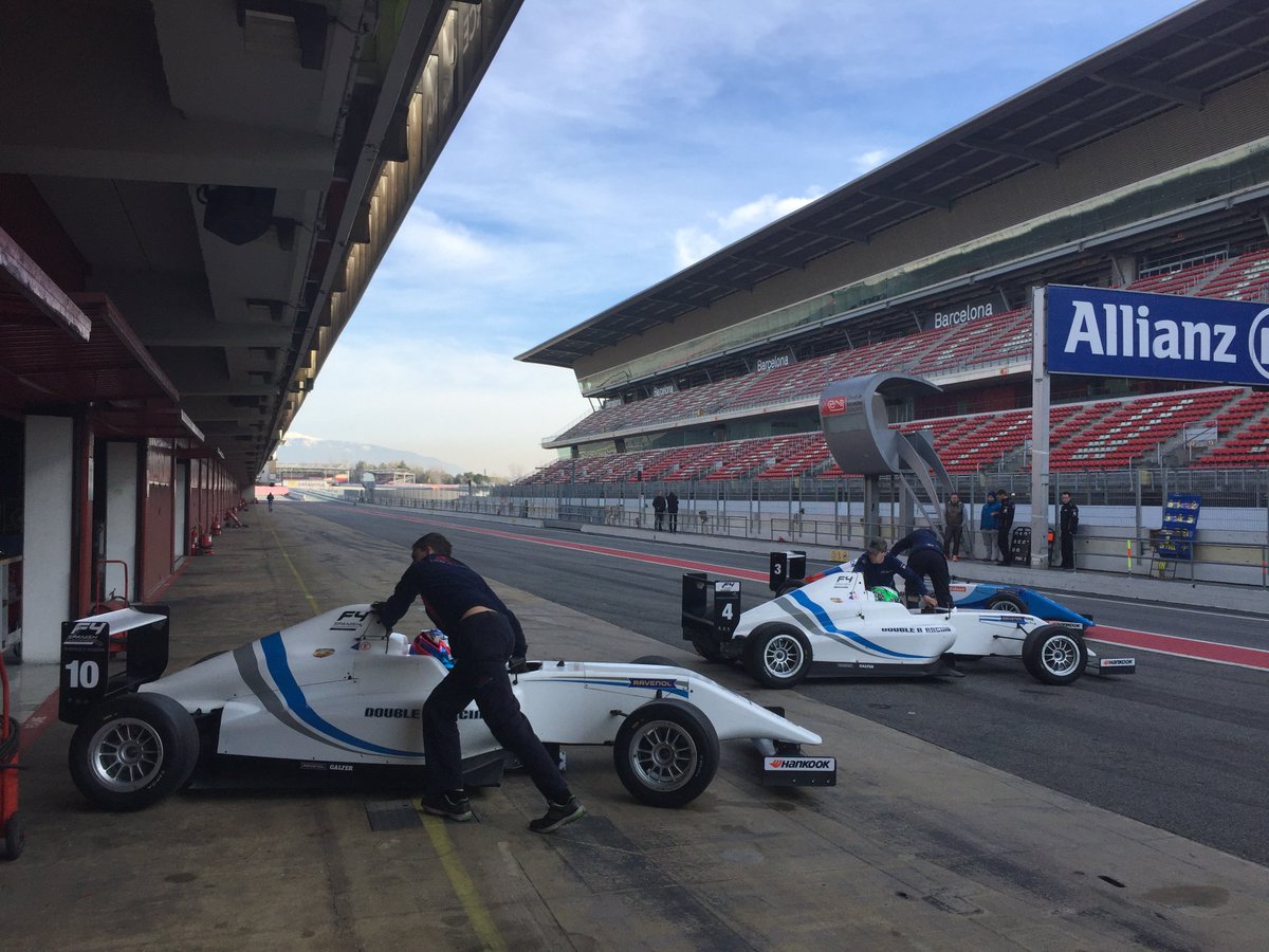 Circuitcat_eng's tweet photo. First day of Track Day at the Circuit this 2017! Today with some teams from the #F4Spain & the Campos Racing Acamedy, among others! #F4Test https://t.co/XuWlmewpxH