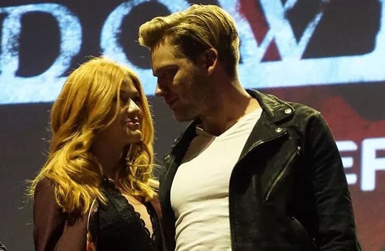 scftxstyles's tweet photo. RT if you ship Clace!!💗 #clace #shadowhunters #ShadowhuntersChat #jace #clary #malecmonday @ShadowhuntersTV @Kat_McNamara @DomSherwood1 💗 https://t.co/QLH6up4lJC