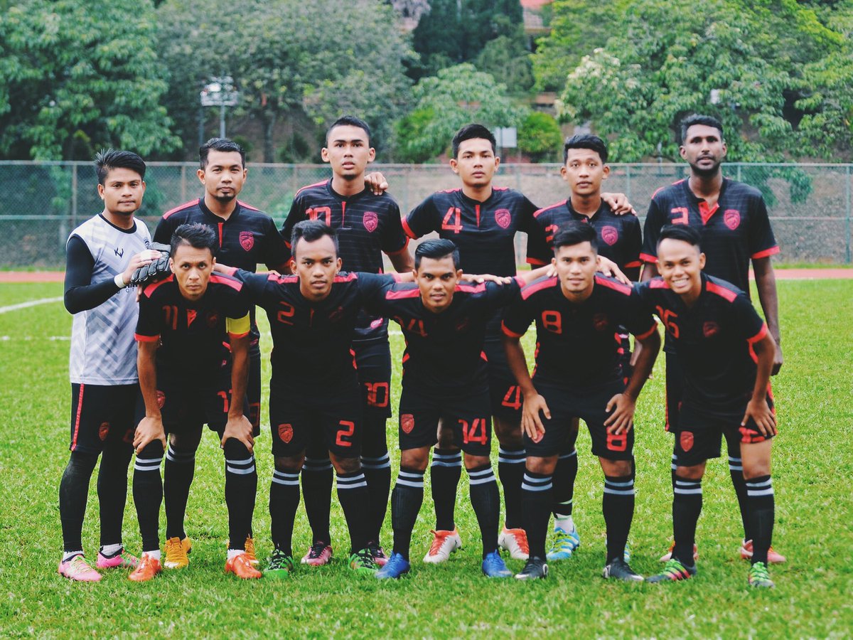 TCityFC's tweet photo. 📸 | Aksi-aksi perlawanan persahabatan pra-musim di antara #TCFC menentang @ksdbkl di Stadium Arena @unimalaya petang tadi. #DBKLTCFC https://t.co/P9NNbGIvLA