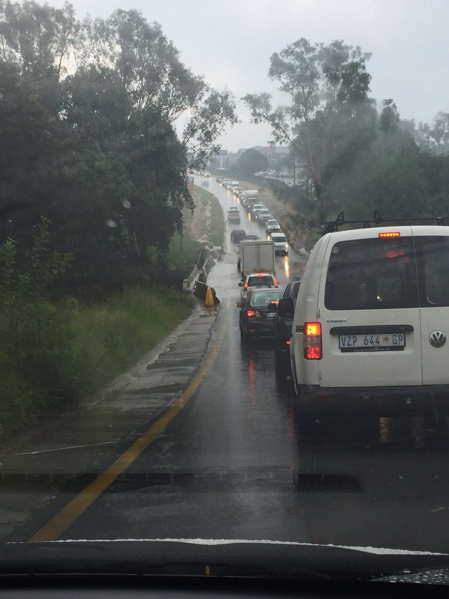 xaviermarot's tweet photo. @EWNTraffic broken down vehicle on Witkoppen road btwn Rivonia rd and Regent street. Will cause major congestion if still there in peak hour https://t.co/fqX8CpzjS5