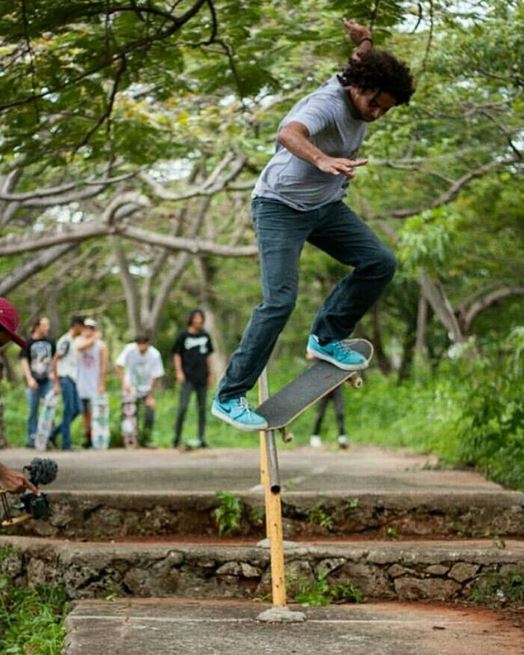 RDBeefJerky's tweet photo. Repost de Extremard ¡@mark_carrasco tirando el real crooked grind en el tubo del km 2!💥
Vía @nativoskt 📷@este_vez #skateboard #extremard https://t.co/Y7XssfZ9SV