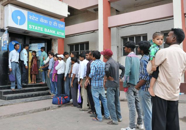 news24tvchannel's tweet photo. BREAKING: 1 फरवरी से नहीं होगी कैश की किल्लत, सरकार ने हटाई पैसे निकाले की #bankqueue #ATMQueue https://t.co/WhlKBYl4Pm https://t.co/dqELVlLDaZ