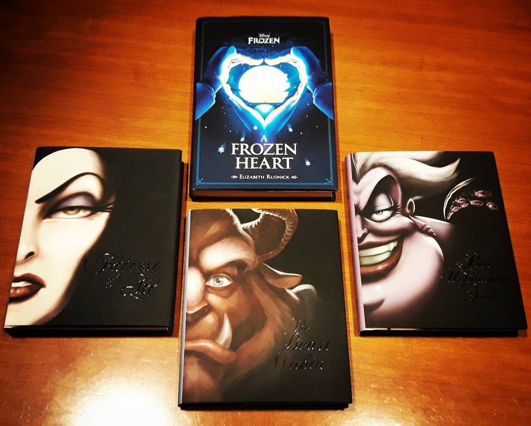 Javier_Dut's tweet photo. Hoy el cartero ha traído estas cuatro maravillas: #Thebeastwithin #Fairestofall #Poorunfortunatesoul y #Afrozenheart 😀📖😍 #Disney #Villains https://t.co/NOZjE7gRya