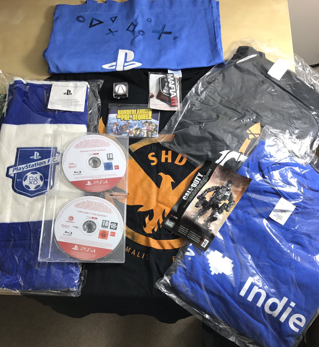 Time for a #mondaymotivation #giveaway WIN all this by just giving it a RT &amp; me a follow!! Will pick a winner on Thursday!! PS4 games are EU