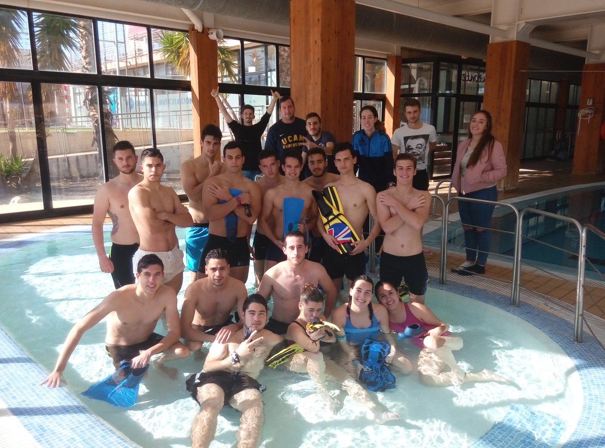 Irenecaru's tweet photo. Seguimos con #Natación1617 esta semana reforzamos el trabajo de apnea y aletas 🔛⚓🏊 #TAFADResponde @UCAM_CAFD https://t.co/5aP5qPi1BJ