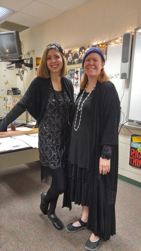 MachanBookLady's tweet photo. 6th grade Decades research kicks off with the Roaring Twenties! #lgmswolves #bethebest #tlap https://t.co/wYf1ttoCYW