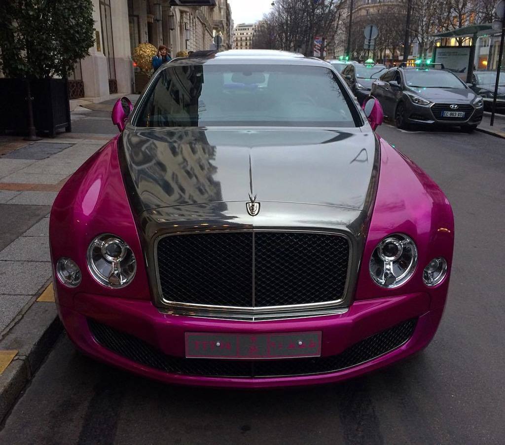 alexsmolik's tweet photo. Pink &amp; chrome Bentley Mulsanne  in Paris. Wrapped by @mycarjeddah #BentleyMulsanne #Bentle… https://t.co/Ytk9n38gC5 https://t.co/MixX4SLujF