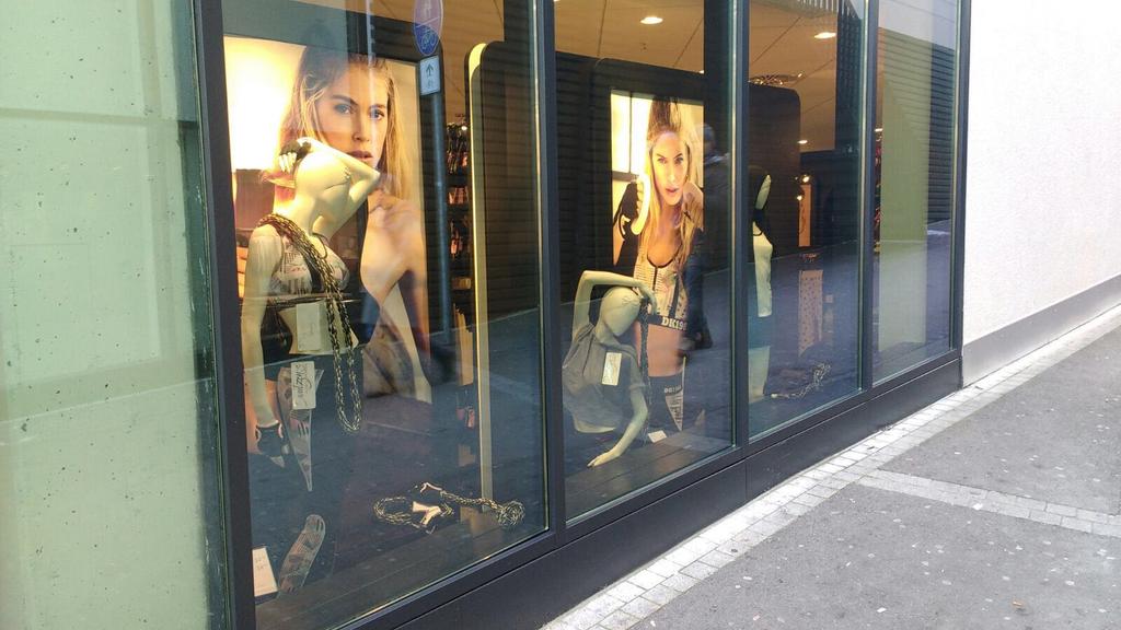 Welcome to Hunkemöller!❤ We are a young Team which spread a lot motivation und passion to our customers! Hope to see you soon! 😍 #waiblingen