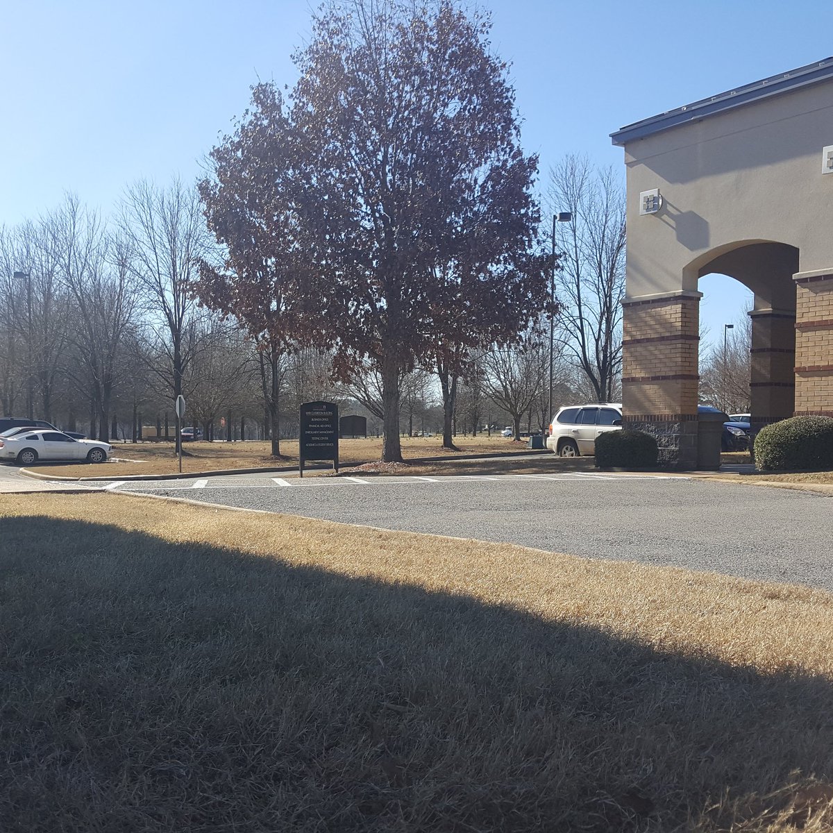 UACCB's tweet photo. It's a BEAUTIFUL day on campus! #UACCB https://t.co/gmT8QqEF1B