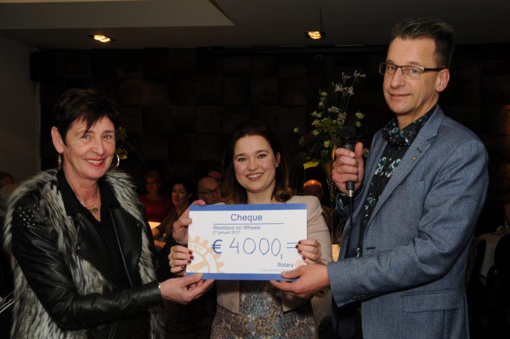 WestlandersNu's tweet photo. Rotary haalt € 4.000 op voor stichting On Wheels https://t.co/n6aSIpY7OR https://t.co/3d1QYYpB6M