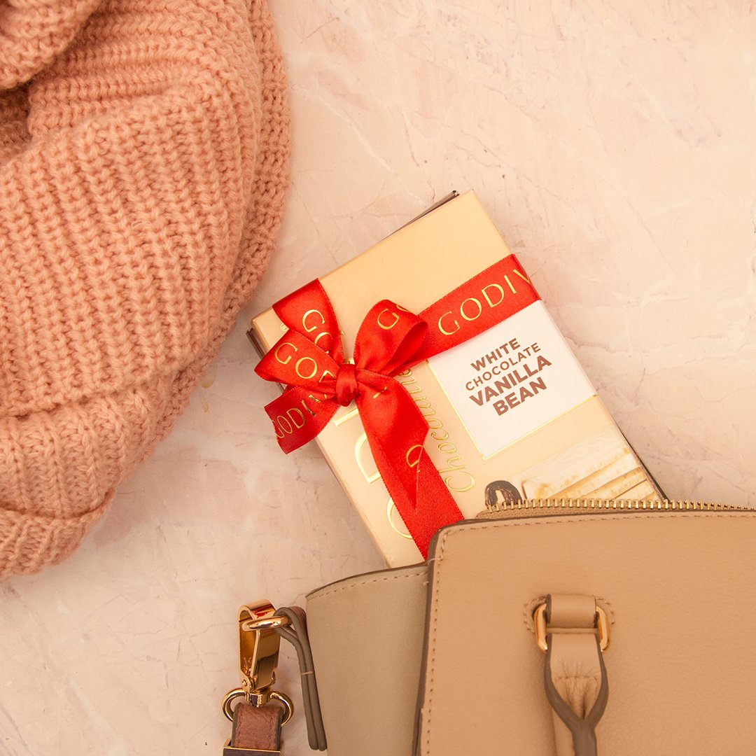 Godiva_Arabia's tweet photo. لا شئ يفوق مذاق الفانيلا مع الشوكولاتة البيضاء 

#GodivaArabia #Strawberry_chocolate #Godivalovers #GodivaIcecream https://t.co/SKv52AByJc