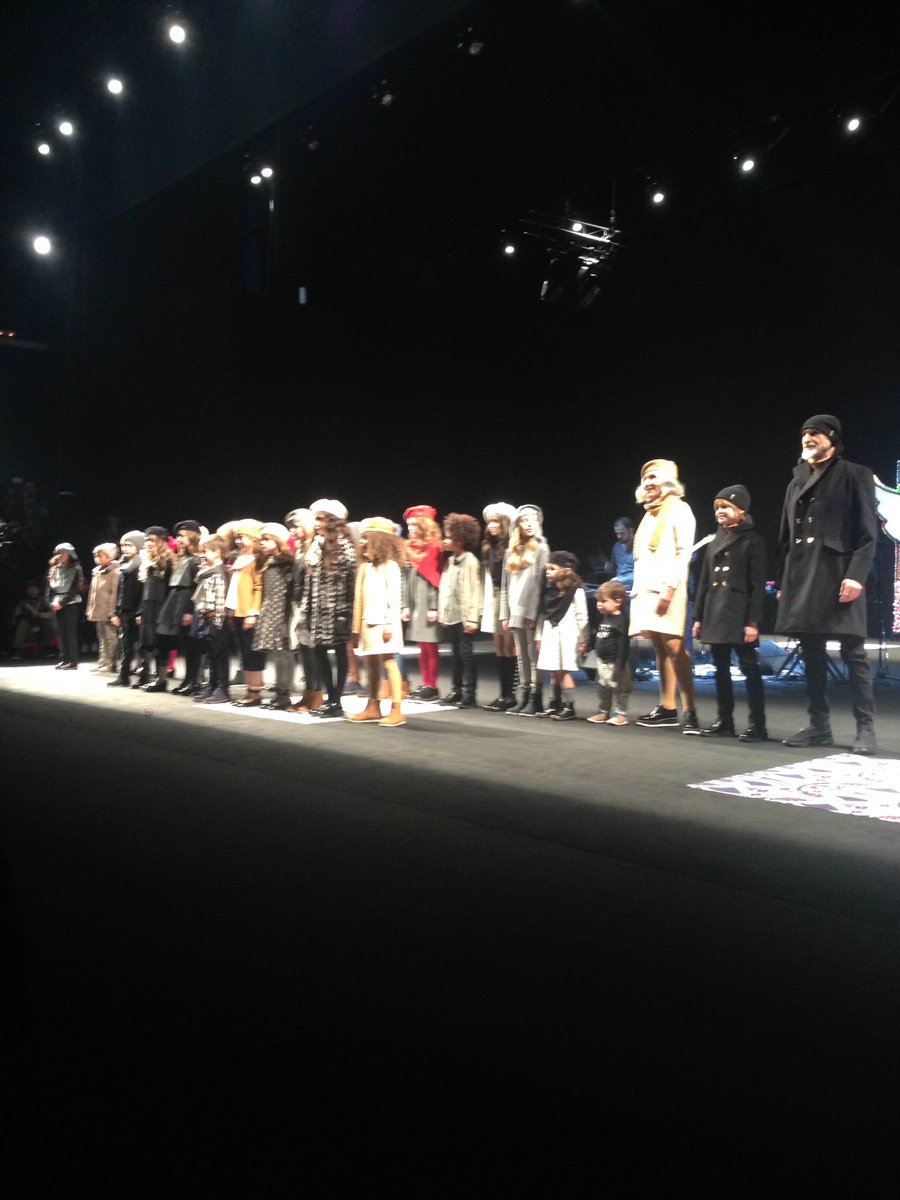 modaccat's tweet photo. @Condormoda #artgallery in the @080_bcn_fashion https://t.co/nB2XZQbPMx