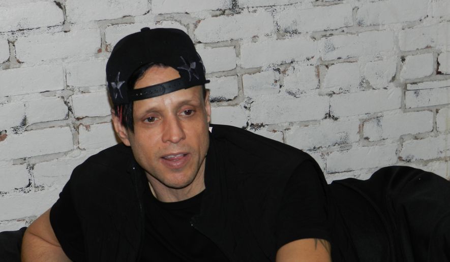 FELIZ CUMPLEAÑOS, JAY GORDON! / HAPPY BIRTHDAY, JAY GORDON! (50)   