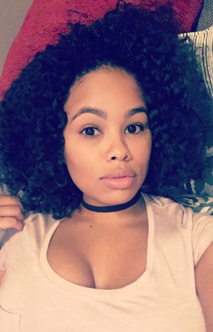 AinsleyMaria's tweet photo. Happiest at my curliest https://t.co/R7Dlf7yIEP