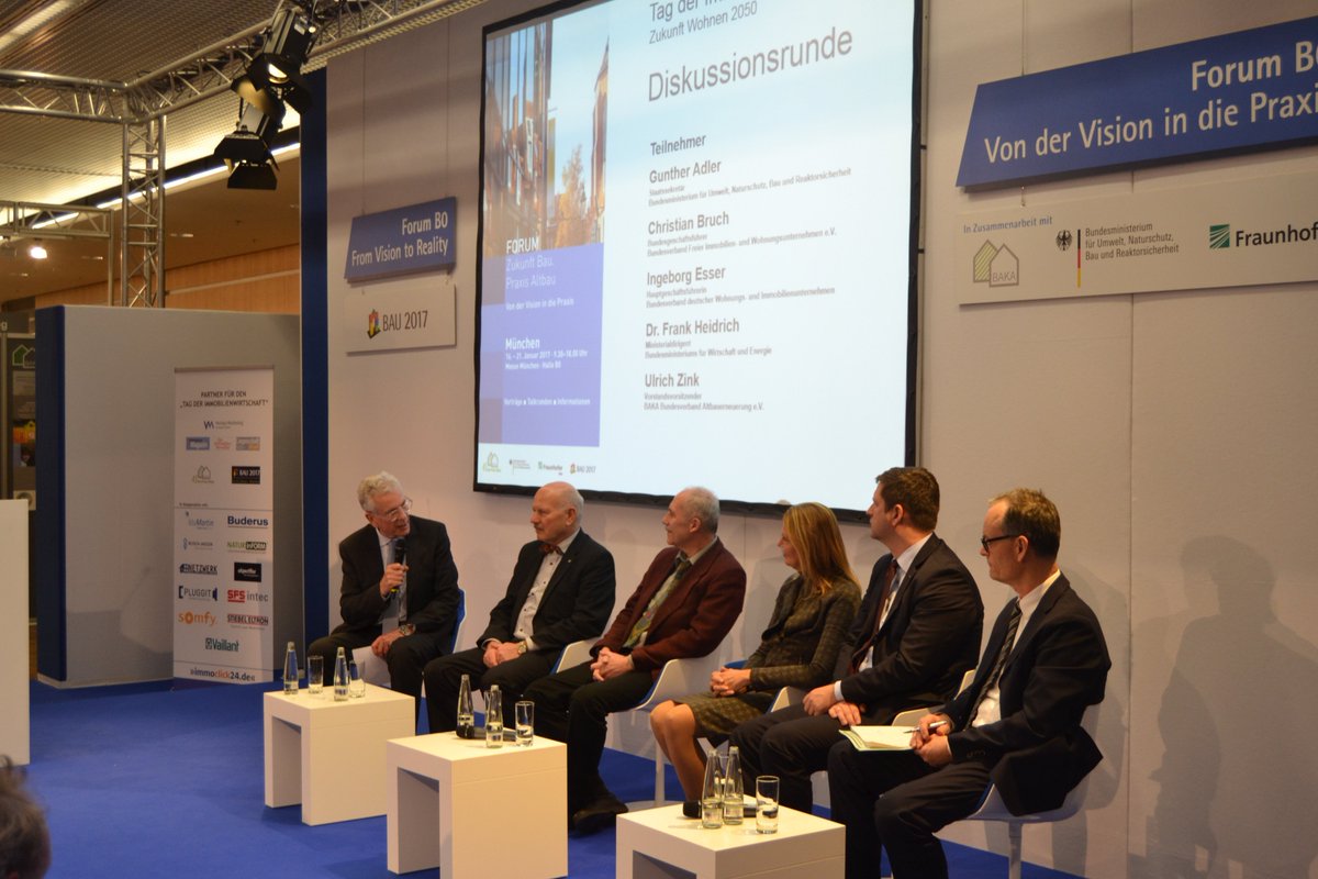 immoclick24's tweet photo. Unser Nachbericht zur #BAU2017 - mit BAKAaward, Tag der Immobilienwirtschaft und unseren Rundgängen (Bildergalerie). https://t.co/Io8OTqbDO4 https://t.co/5QWsaQPfuv