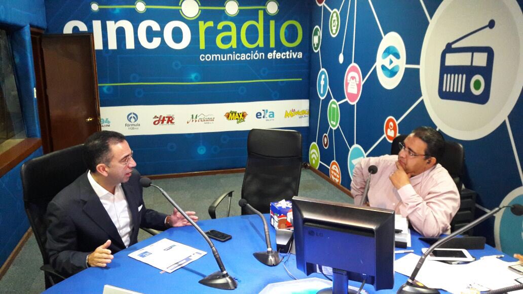 JLozanoA's tweet photo. Voy al aire con @JavierLopezDiaz para hablar del nuevo gabinete de @TonyGali y de las locuras de @realDonaldTrump 89.3 FM Puebla https://t.co/z6u7RmwYMJ