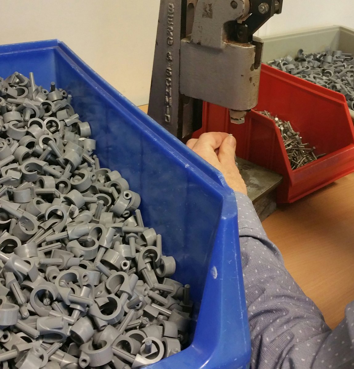 Onze cliënten van de Plank nemen graag productiewerk uit handen. Klinkt dat als muziek in de oren? Bel met Caroline Meulendijks 0402586237.