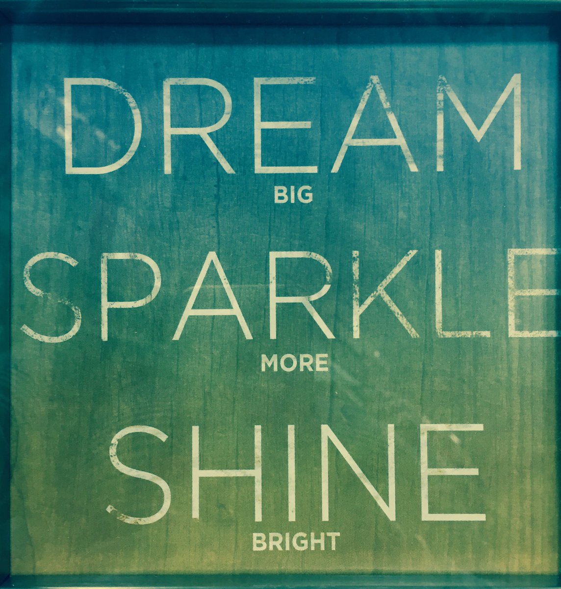 lisaBroeschW's tweet photo. A fresh new week-time to create new possibilities. Go make your dreams a reality. #PracticalBliss https://t.co/xKvTAv0nmK