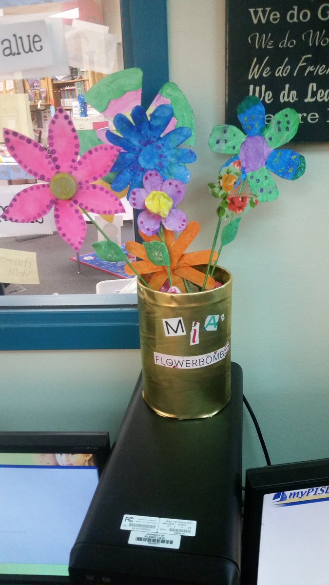 Haggar4th's tweet photo. What AMAZING Trash Art! More photos to come! #haggarlearns https://t.co/qqYcr6sKQL
