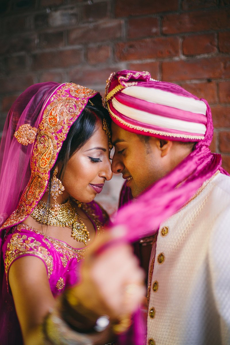 Check out Chundeep and Ritesh's gorgeous Indian wedding new on our blog! vivalawedding.co.uk/chundeep-and-r…