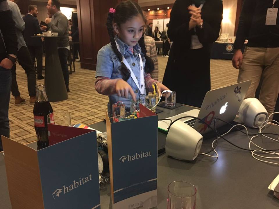 imecevakti's tweet photo. #Syrian children played #makeymakey's water piano and spend entertaining time with our trainers. #imecevakti | #acthumansummit https://t.co/ai7J7UEJW8