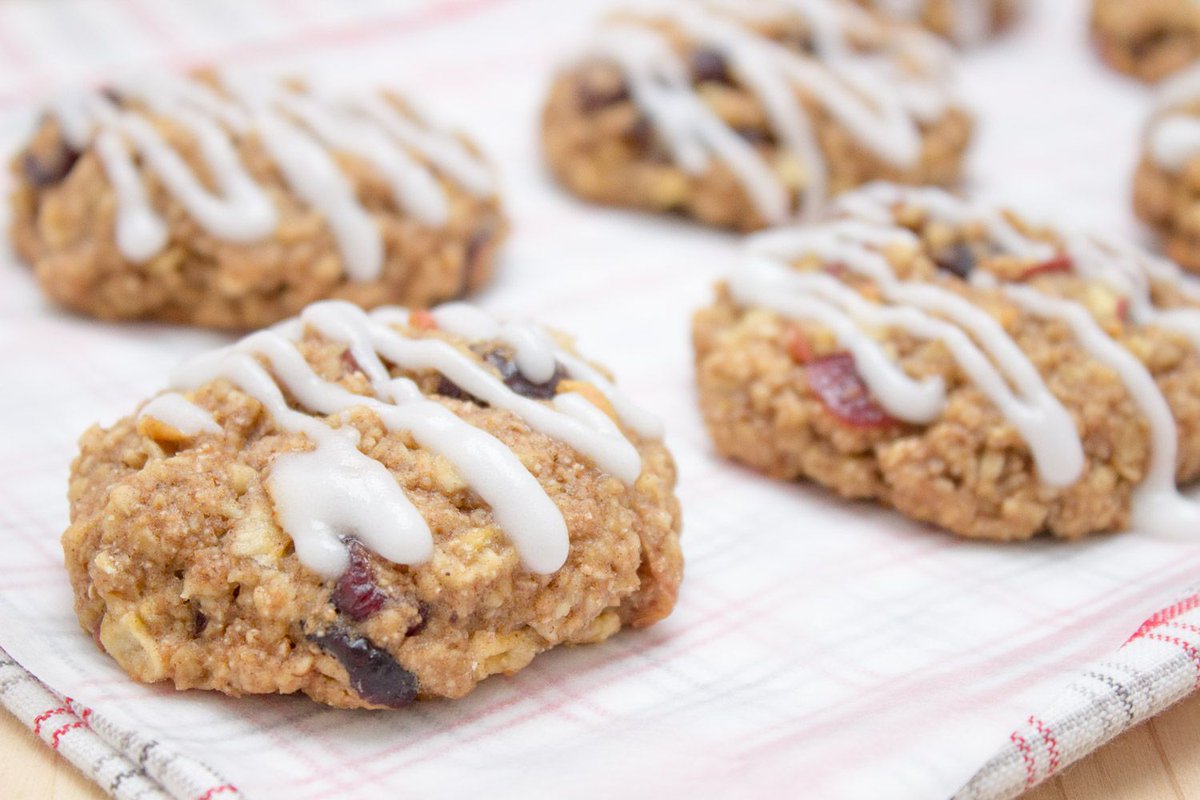 NataliesHealth's tweet image. You just HAVE to try these Apple Cinnamon Oatmeal Cookies!  🍪🍪🍪 #healthy #sugarfree #cookies  buff.ly/2jv9st9 via @NataliesHealth