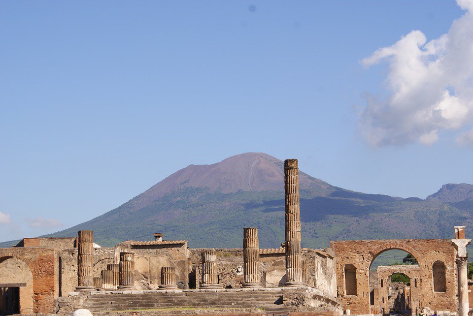 Molto contenta di visitare #Napoli il 9 Febb: visita cantieri del progetto #pompei finanziato dalla politica di coesione +dialogo cittadini.