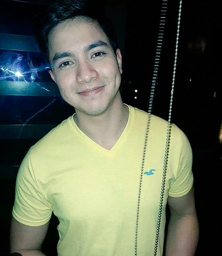 leyah_q's tweet photo. Friday, Saturday, & Sunday. ๐๐๐
Devoted on wearing HER color.๐โค๏ธ
#ALDUBDevotion ๐ https://t.co/Du92EP2El9