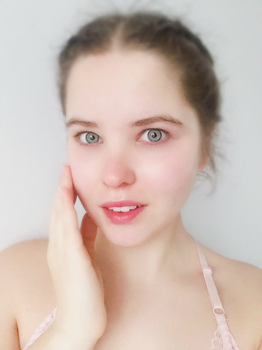 iamcarobabe's tweet photo. Korea Face mask pamper routine #bluemonday #korea #sheetfacemask #pamper https://t.co/LECgnkAyzG