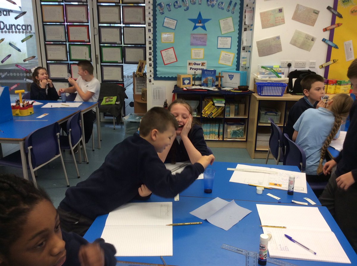 stmarysrcmidd's tweet image. 6G investigating whether they were super tasters or not. #bbcscience #terrificscientific @UoMSEERIH