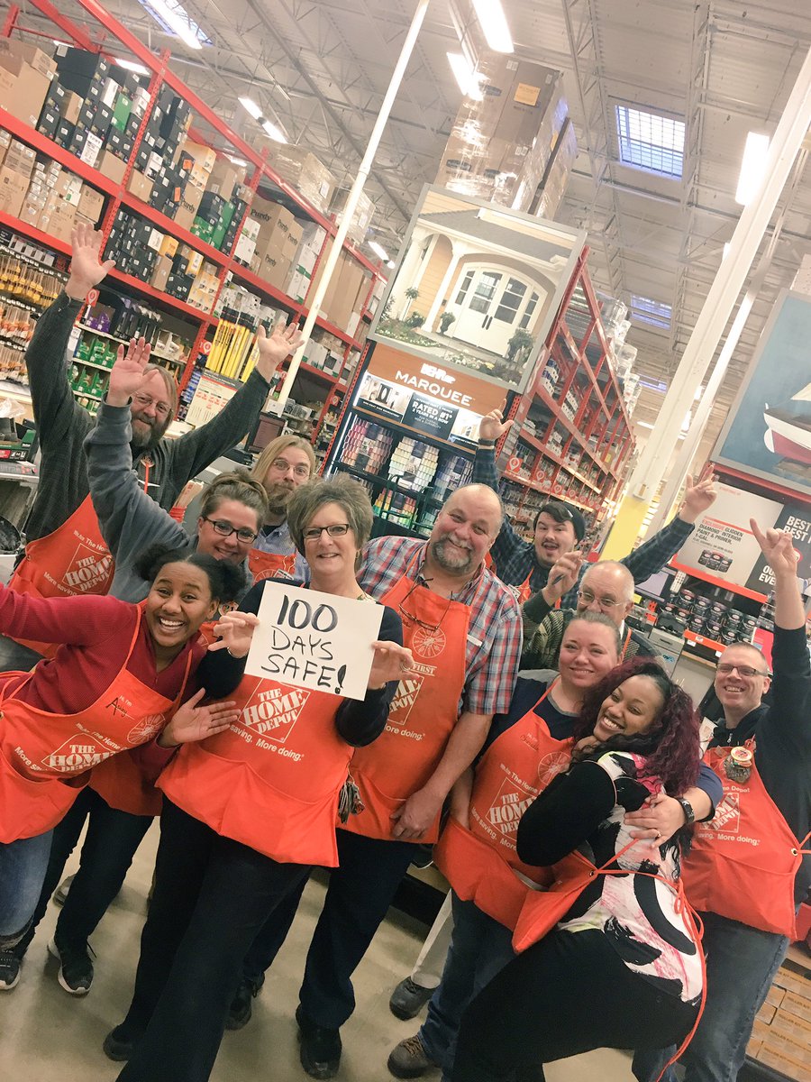 Celebrating 100 Days Safe!!!!! 👍 @DavidMann2720 <a href="/Schmidt7Adam/">Adam</a> @mattmehalko <a href="/Mdross66/">Mike Ross</a> <a href="/RAshley89/">Ryan Ashley</a>