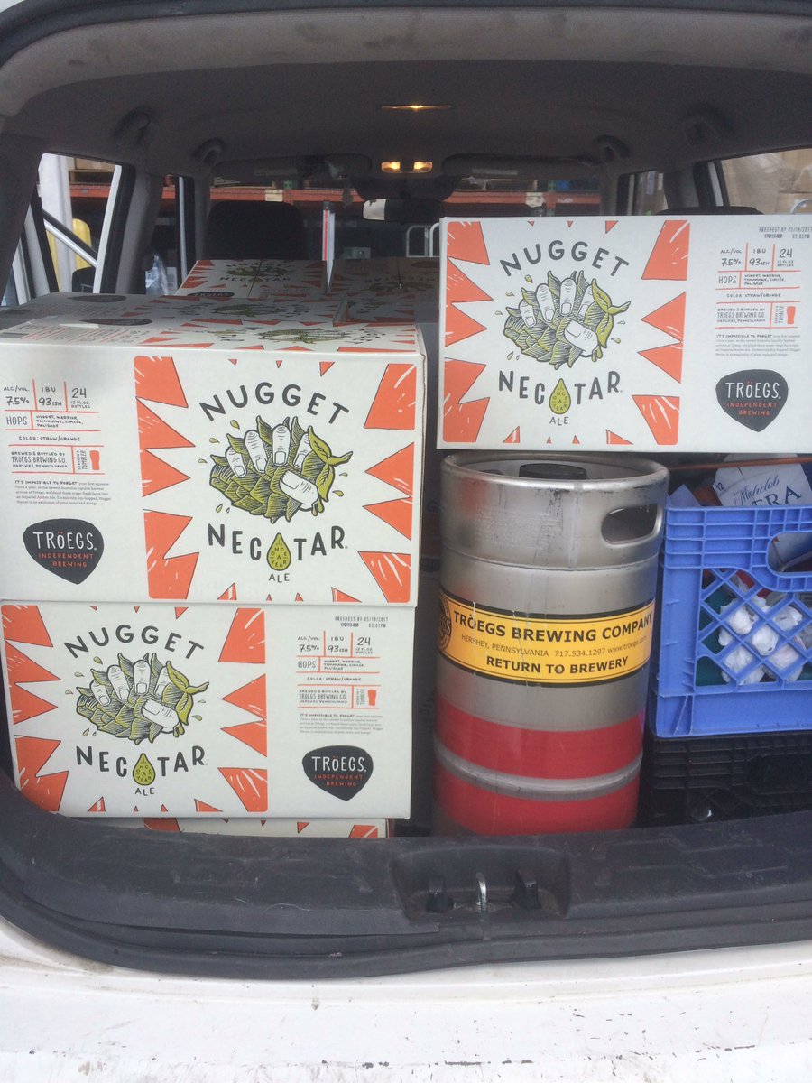 Gonna be a good Monday! Beer car full of #NuggetNectar <a href="/TroegsBeer/">Tröegs Brewing</a> @TroegsCorey