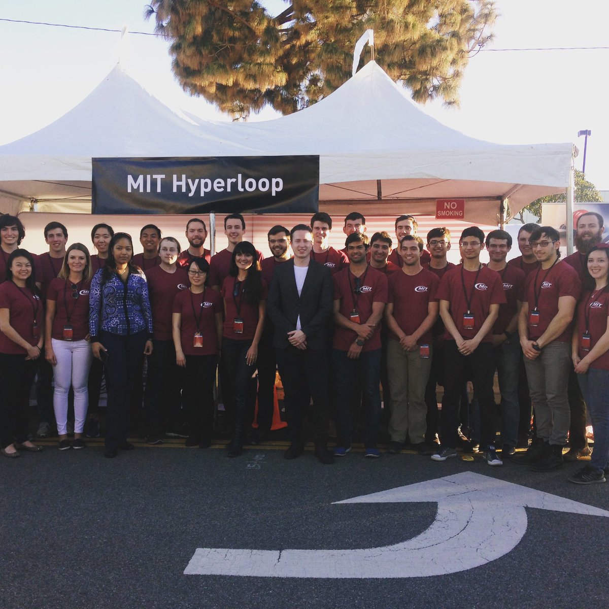 Very proud to have supported this truly amazing and inspiring team of MIT students! <a href="/MITHyperloop/">MIT Hyperloop</a> <a href="/SpaceX/">SpaceX</a> #brakeapod #hyperloop #elonmusk