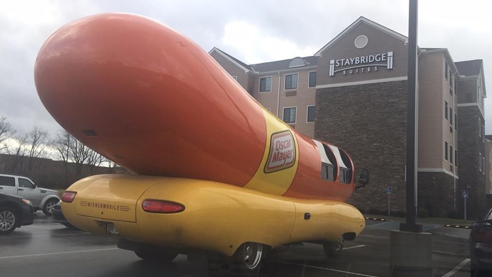 StaybridgeLex's tweet photo. Happy Monday to all and a special thanks to our guests with @oscarmayer! https://t.co/h13DhRuQQ7