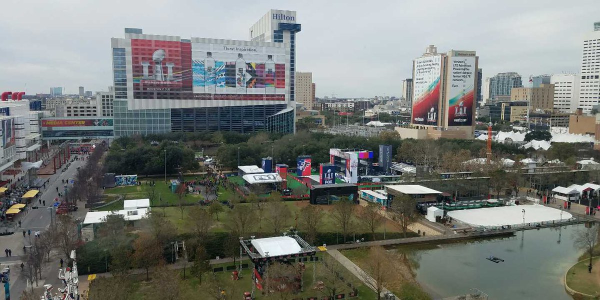 SHarrington1's tweet photo. #ExtremeWireless is ready to support 1000s of mobile clients. Sponsored by Verizon. @ExtremeNetworks #SB51 #extr https://t.co/66g0hjP7xm