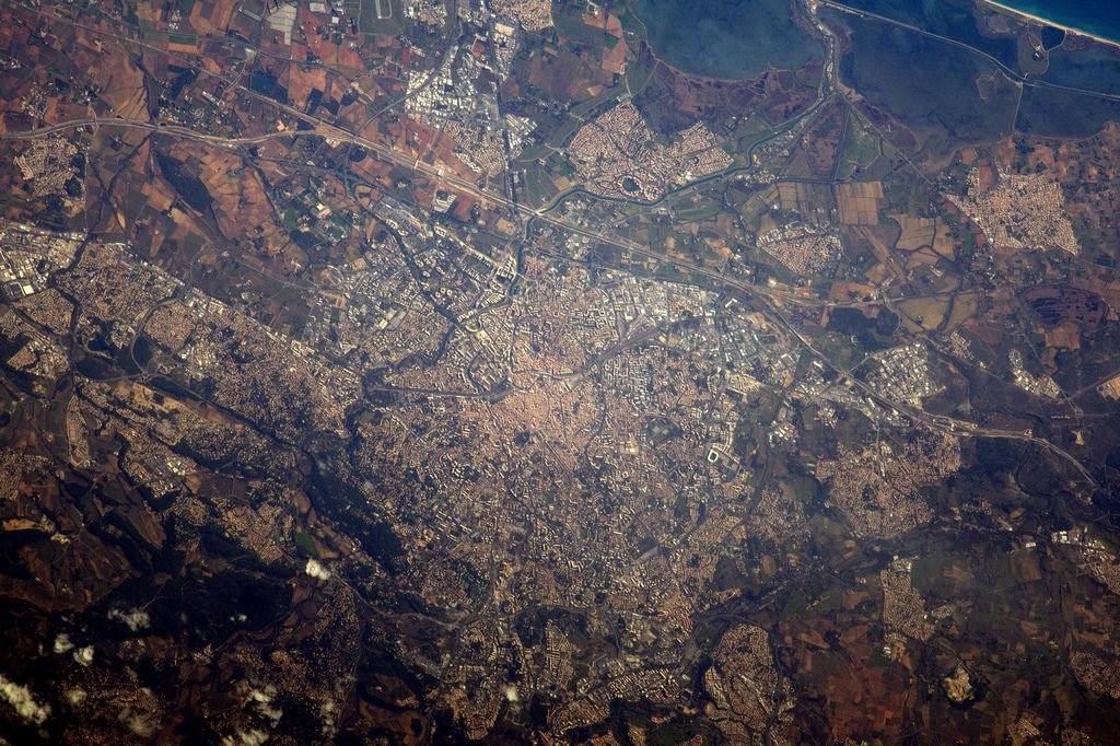 Thom_astro's tweet image. Au tour de @montpellier_ d’avoir sa photo spatiale! Je crois bien avoir loupé de peu la Grande-Motte et Palavas-les-Flots… 🇫🇷 #Proxima