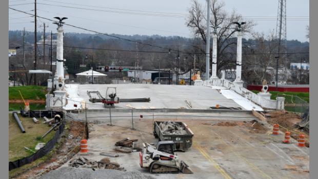 AUG_Chronicle's tweet image. Work on Butt Bridge nearly done. chronicle.augusta.com/news/2017-01-2…